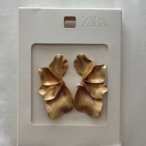 Zara Metallic Gold Petal Earrings